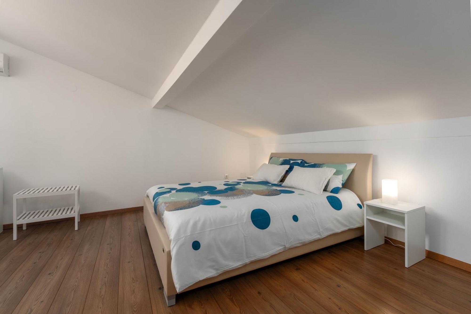 Degrassi Square (adults Only) Apartment