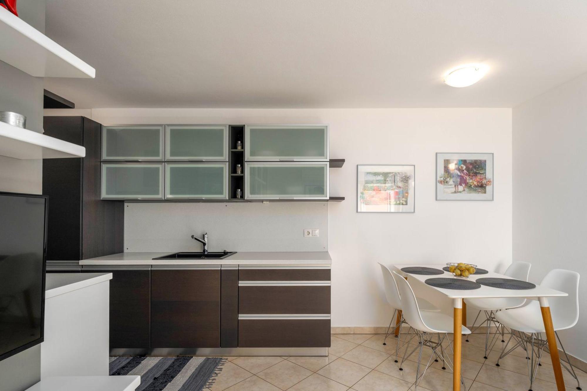 Apartment Degrassi Square (adults Only) *