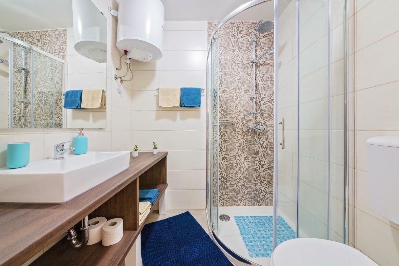 Degrassi Square (adults Only) Apartment Vrsar