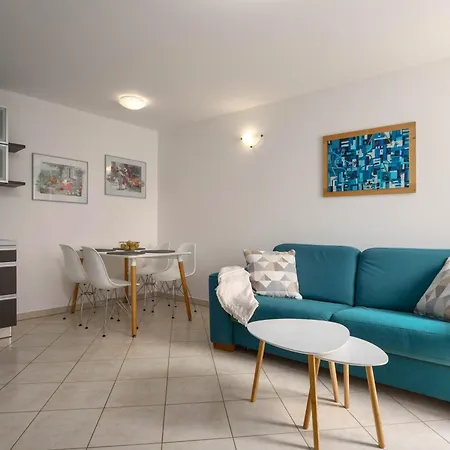 Degrassi Square Apartments (Adults Only) Vrsar Exterior foto